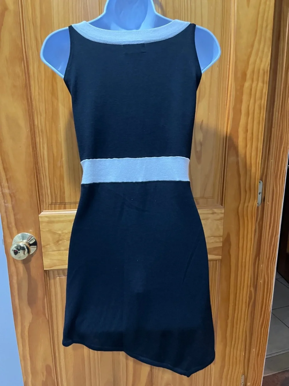 Venus Black and White Long Asymmetrical Top with pretty Zipper detailing - Picture 6 of 7